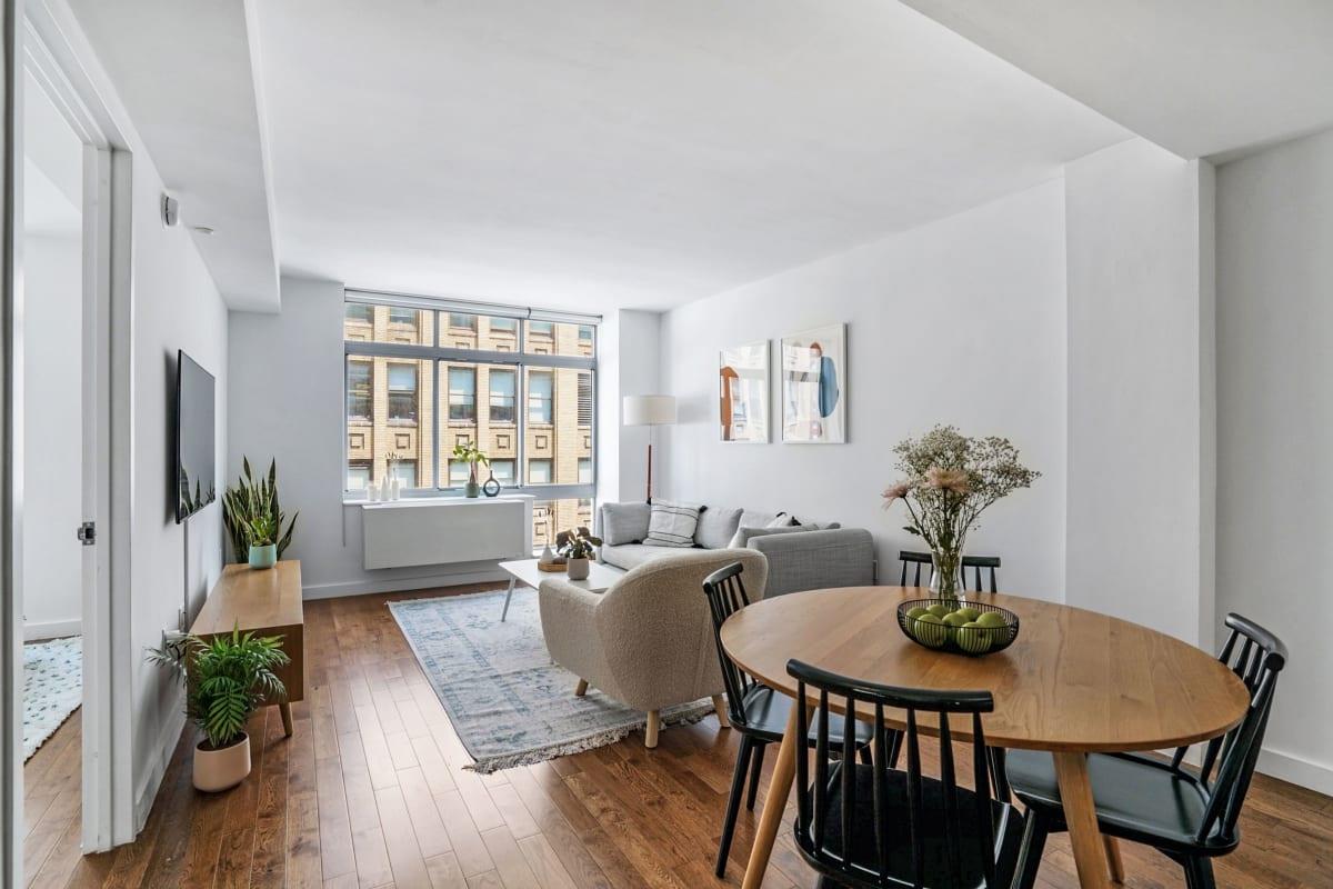 260 W 26th Street, 10I