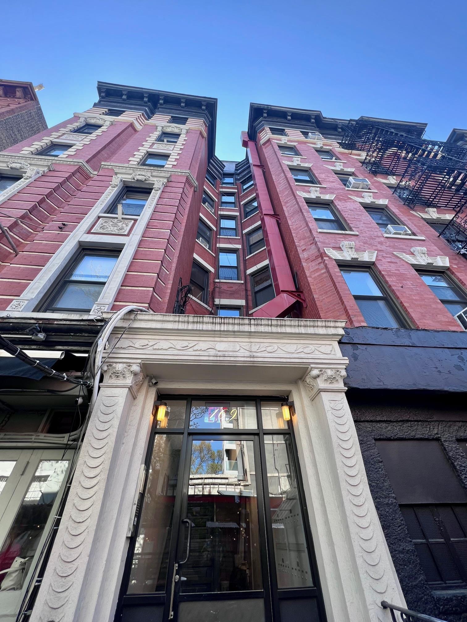 169 Sullivan Street, 19