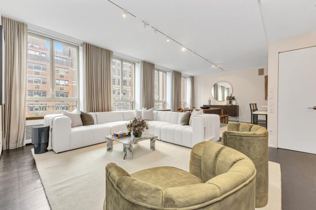 330 East 72nd Street, Apt 11  New York, NY  10021