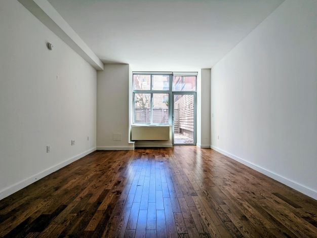 260 West 26th Street, 2F