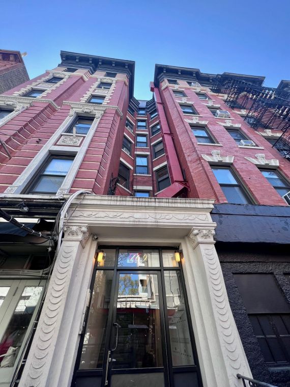 169 Sullivan Street, 19