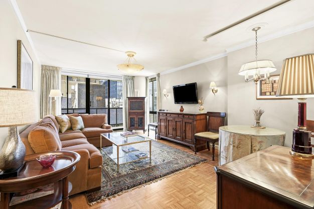 255 East 49th Street, Apt 9A  New York, NY  10017